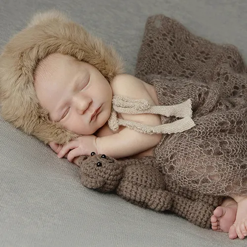 Professional Natural-Look Newborn Retouching by Retouching Cloud