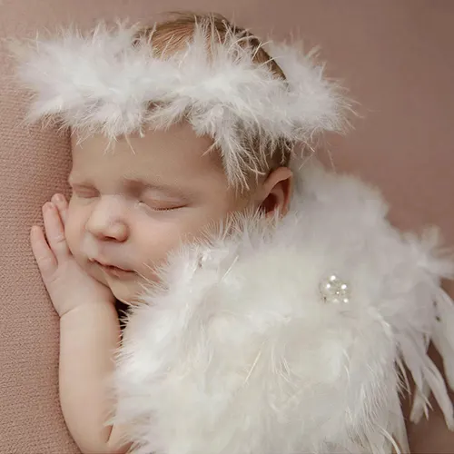 Professional Natural-Look Newborn Retouching by Retouching Cloud