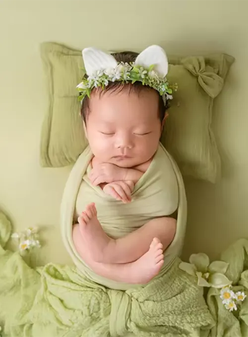 Professional Natural-Look Newborn Retouching by Retouching Cloud